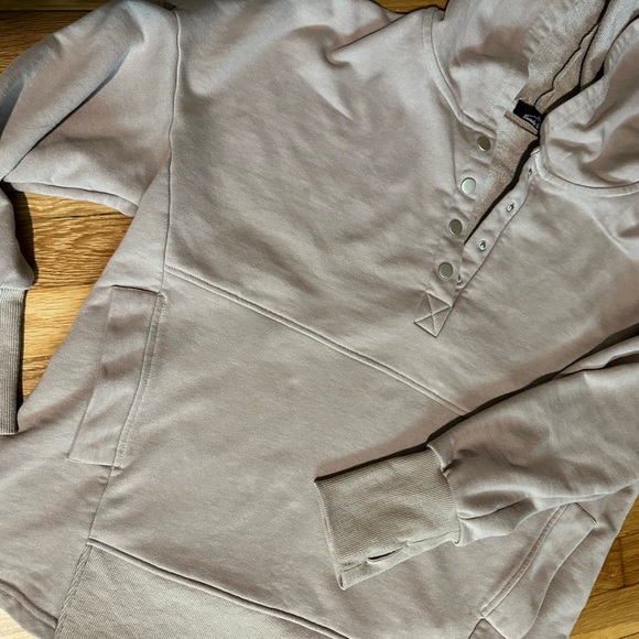 Half button pullover hoodie - Picture 3 of 5